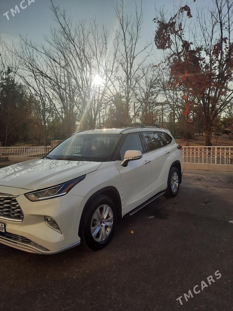 Toyota Highlander 2022 - 580 000 TMT - Podwoýski köç. (Bitarap Türkmenistan şaýoly) - img 1
