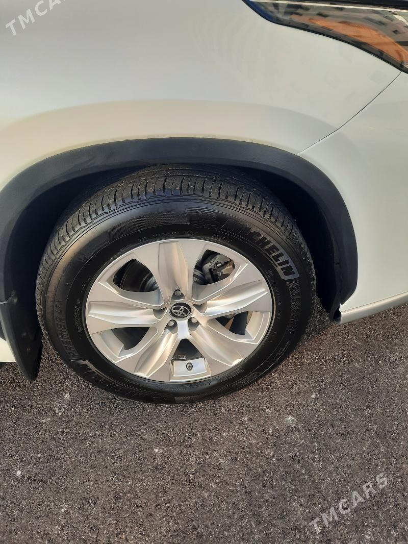 Toyota Highlander 2022 - 580 000 TMT - Podwoýski köç. (Bitarap Türkmenistan şaýoly) - img 9