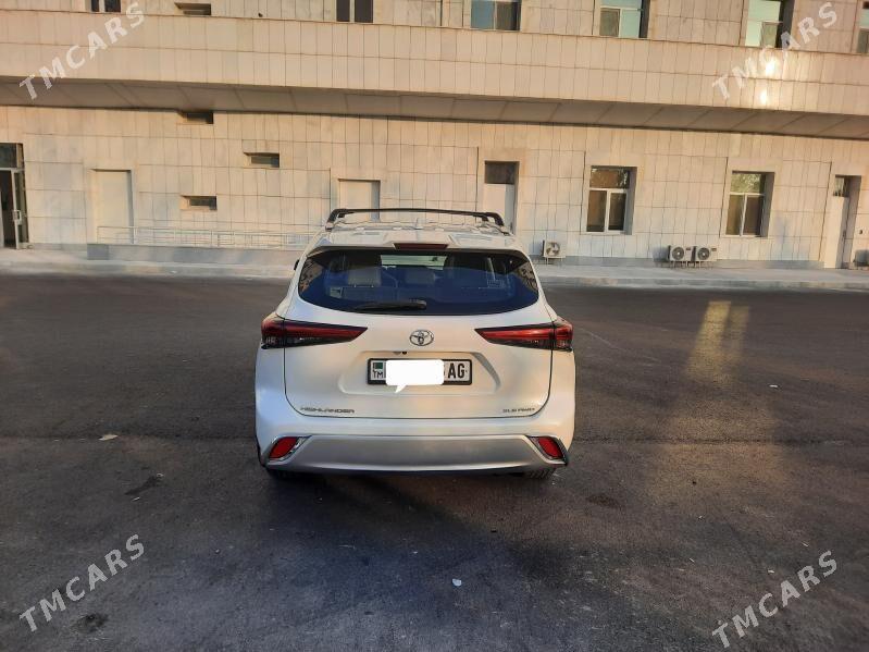 Toyota Highlander 2022 - 580 000 TMT - Podwoýski köç. (Bitarap Türkmenistan şaýoly) - img 3