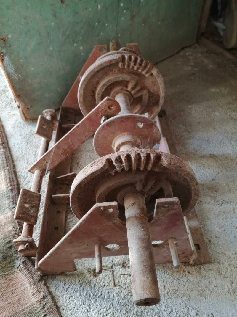 pres aparat 1 300 TMT - Ýaşlyk - img 1