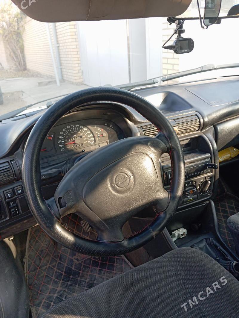 Opel Astra 1996 - 40 000 TMT - Мары - img 4