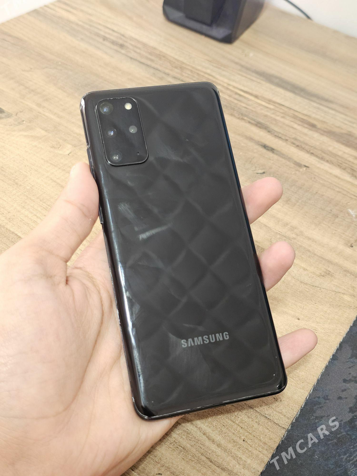 Samsung S20+ - Mary - img 3