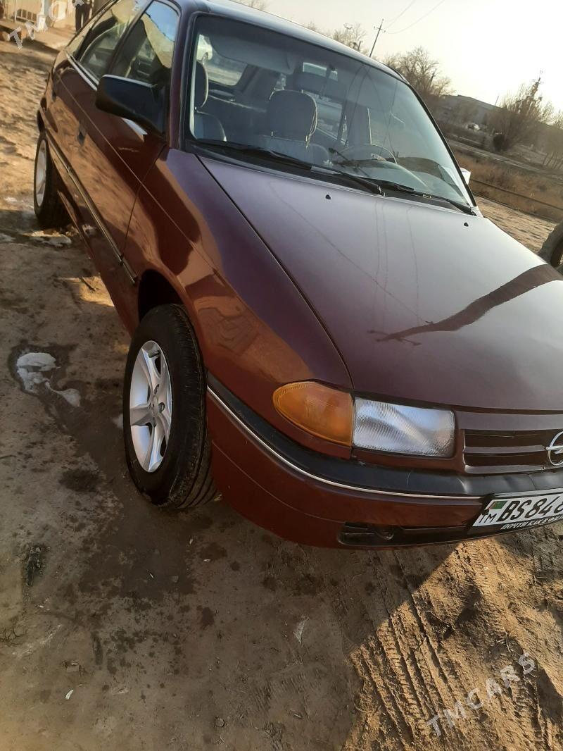 Opel Astra 1992 - 45 000 TMT - етр. Туркменбаши - img 3