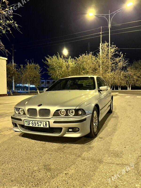 BMW E39 2000 - 140 000 TMT - Dänew - img 1