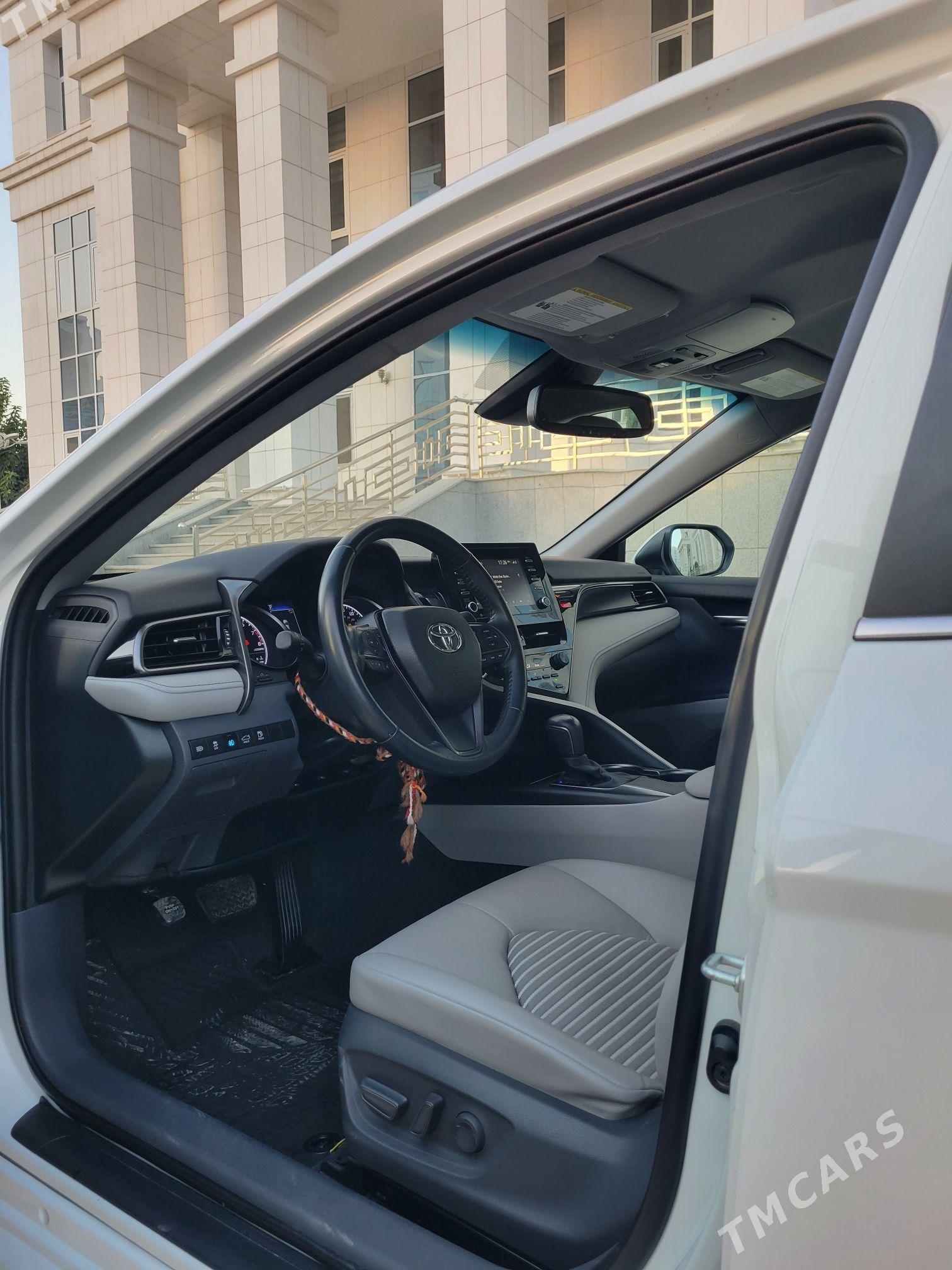 Toyota Camry 2021 - 350 000 TMT - Кëши - img 4