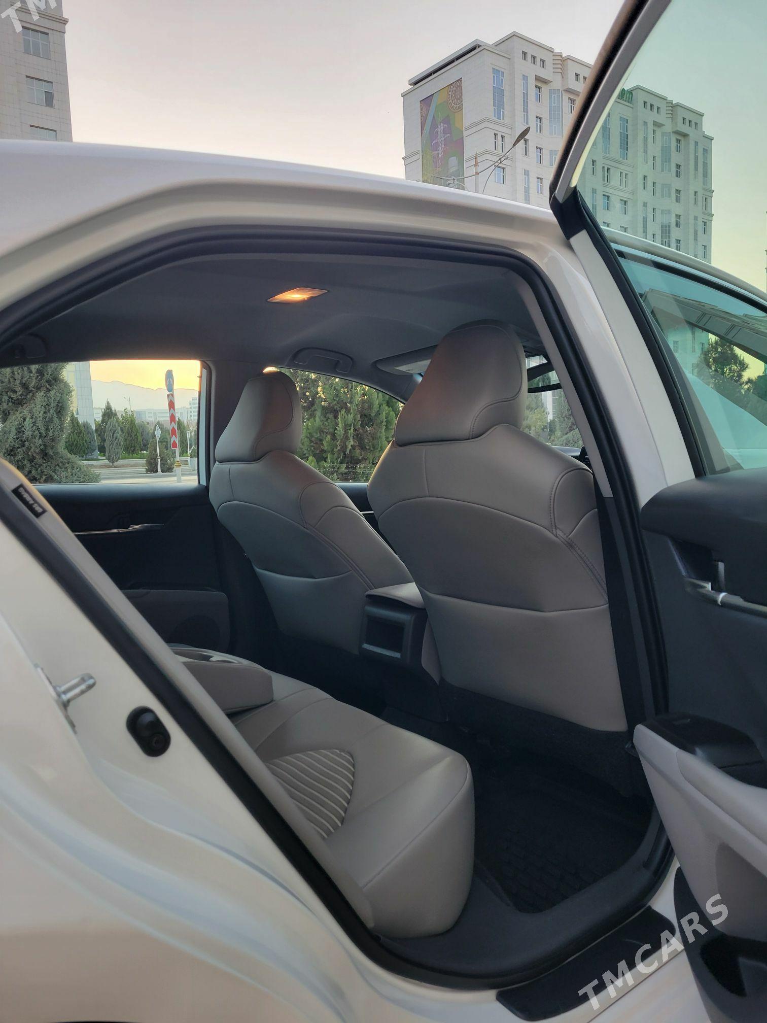 Toyota Camry 2021 - 350 000 TMT - Кëши - img 7