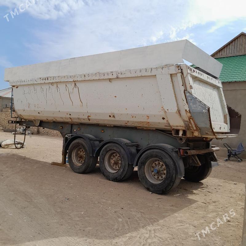 Krone Polprisep 2002 - 130 000 TMT - Туркменбаши - img 1