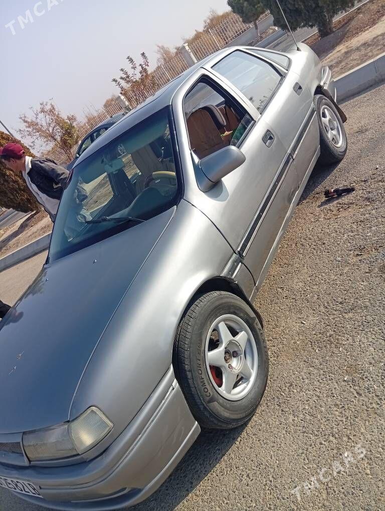Opel Vectra 1992 - 35 000 TMT - Дянев - img 1