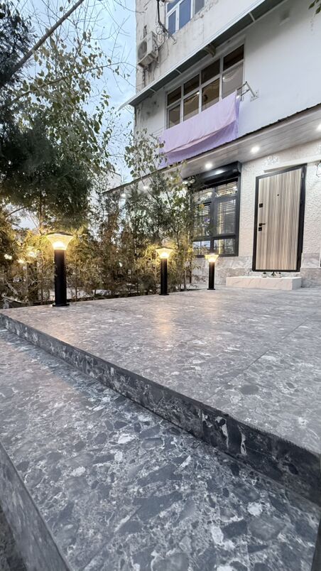 10 МКР Болгарка 1 Эт Люкс 2Ком - 10 мкр - img 1