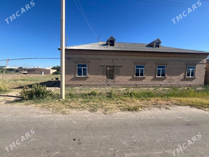 Jay - Дянев - img 1