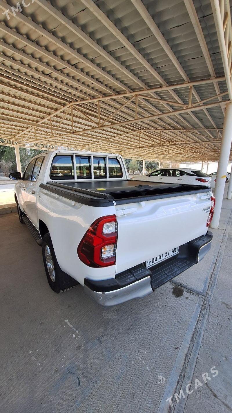 Toyota Hilux 2021 - 550 000 TMT - Köşi - img 3