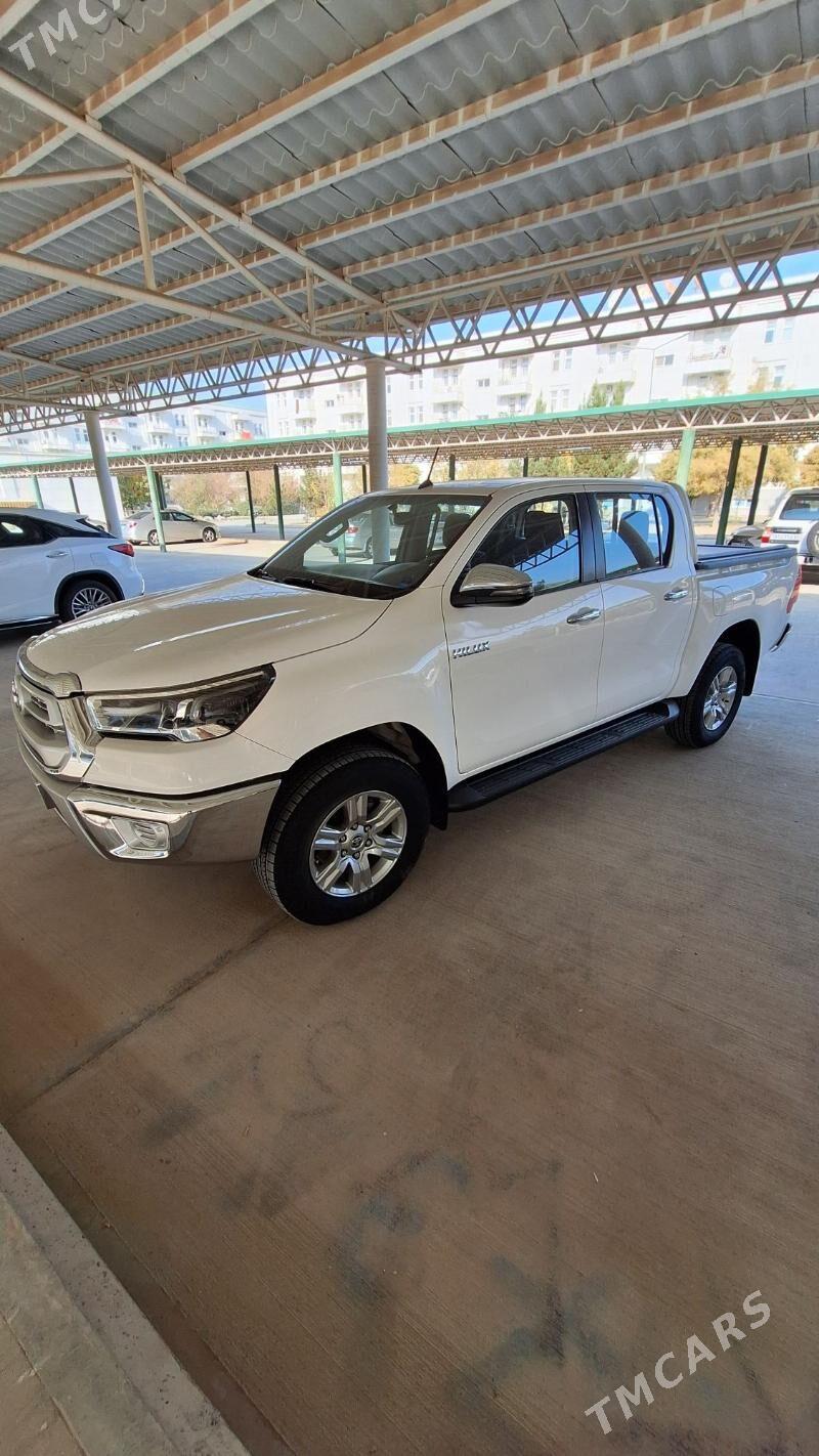 Toyota Hilux 2021 - 550 000 TMT - Köşi - img 2