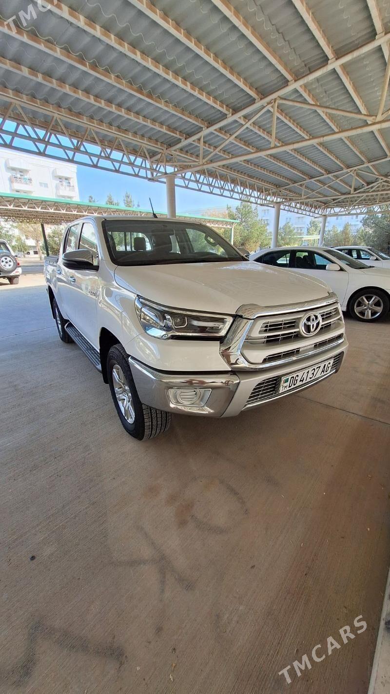 Toyota Hilux 2021 - 550 000 TMT - Köşi - img 1