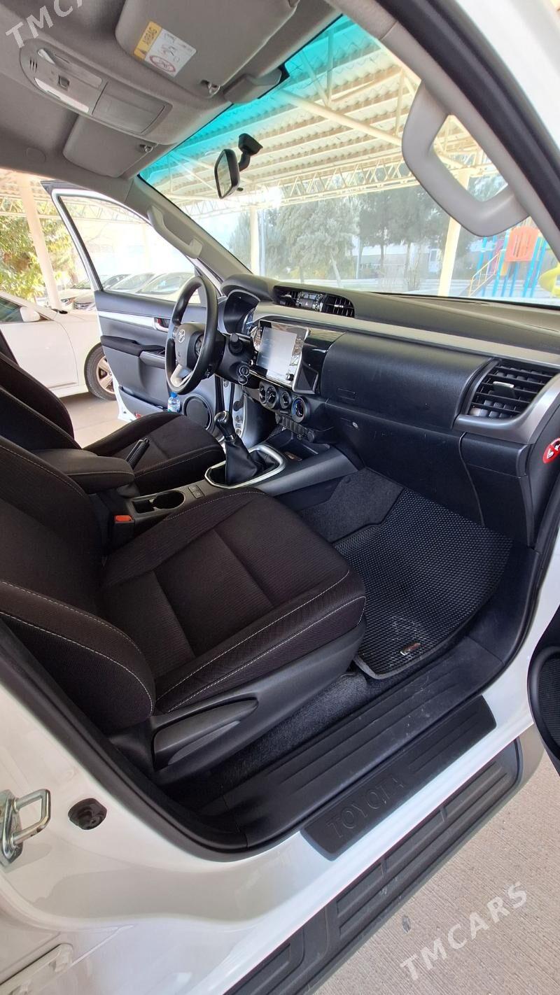 Toyota Hilux 2021 - 550 000 TMT - Köşi - img 7