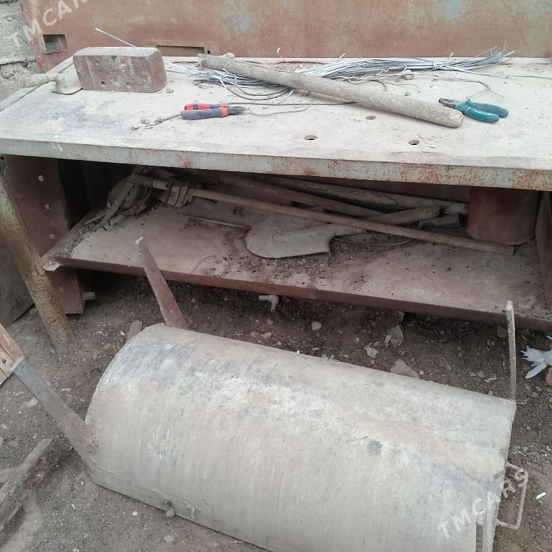 stol slesarny - Balkanabat - img 1