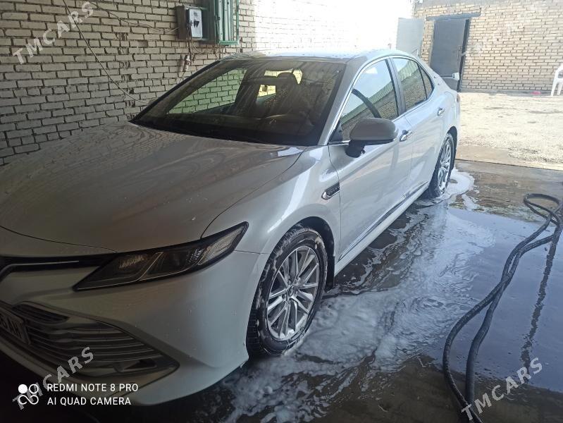 Toyota Camry Hybrid 2020 - 300 000 TMT - Кака - img 1
