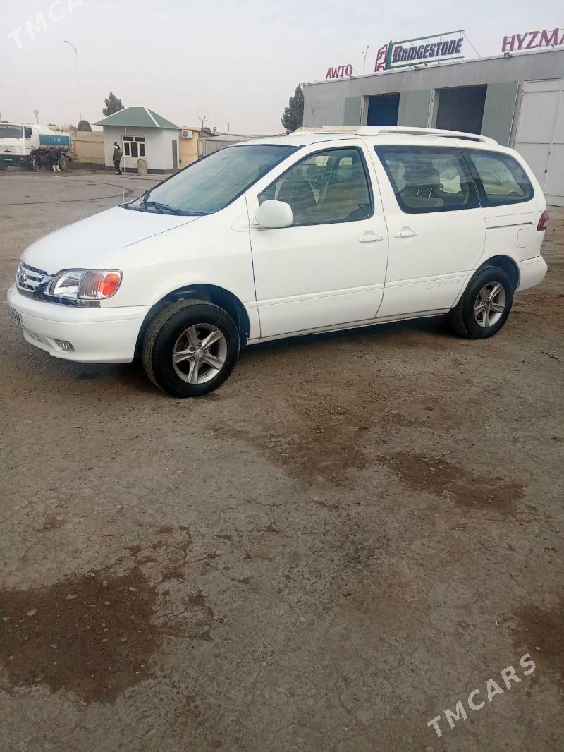 Toyota Sienna 2002 - 150 000 TMT - Гызыларбат - img 4