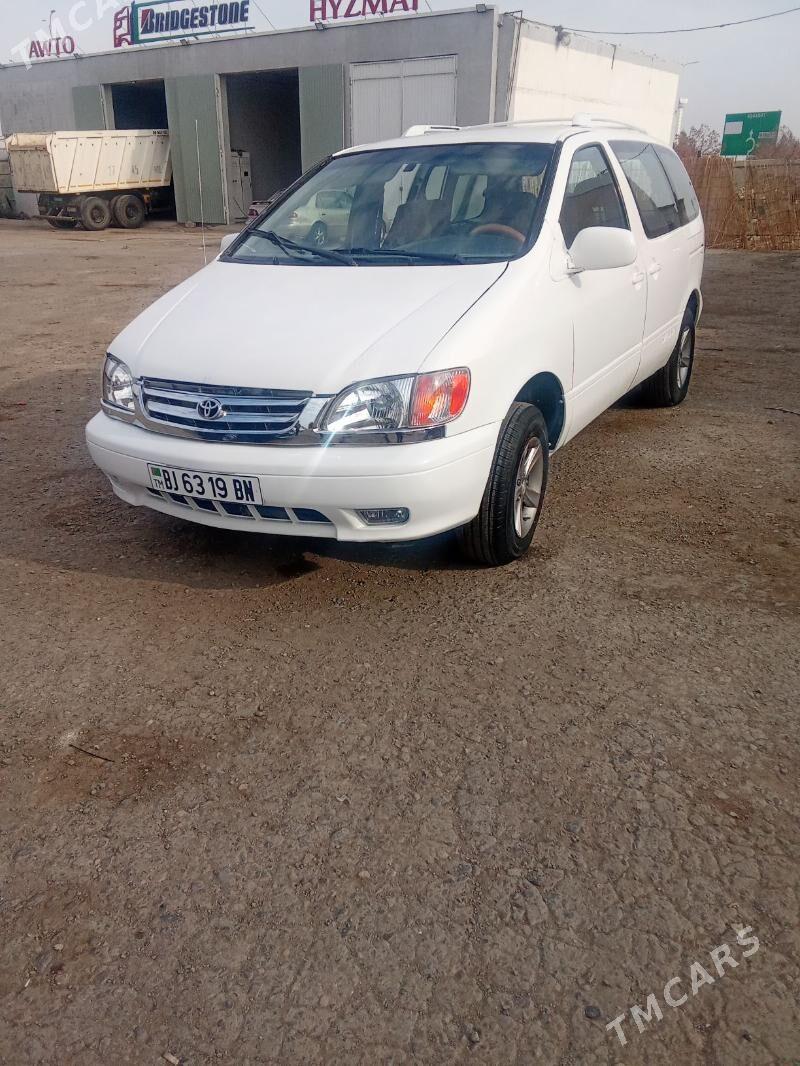 Toyota Sienna 2002 - 150 000 TMT - Гызыларбат - img 2