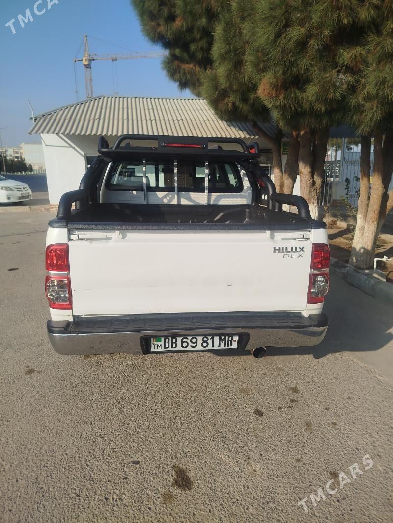 Toyota Hilux 2014 - 380 000 TMT - Wekilbazar - img 4