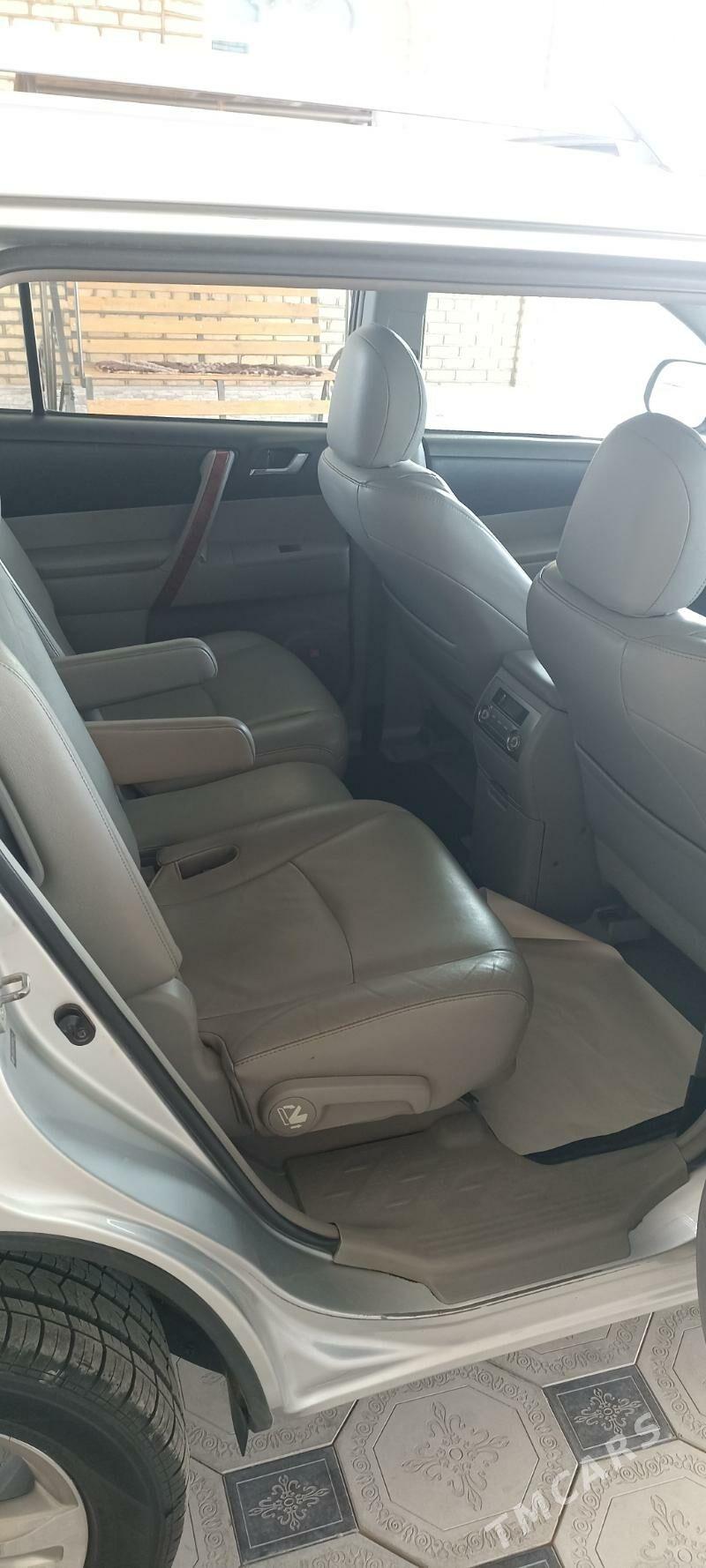 Toyota Highlander 2010 - 316 000 TMT - Мары - img 8