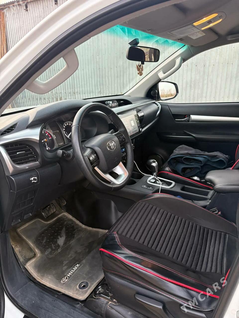 Toyota Hilux 2020 - 540 000 TMT - Тагтабазар - img 5