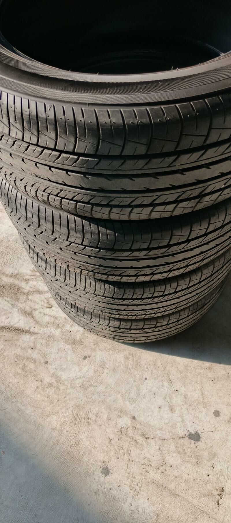 215 55 17 Yokohama 23Y 2 800 TMT - Garadamak - img 1