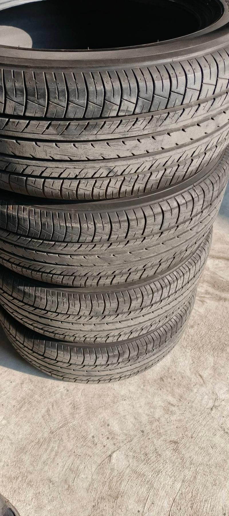 215 55 17 Yokohama 23Y 2 800 TMT - Garadamak - img 5