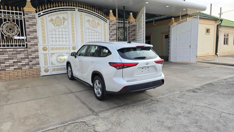 Toyota Highlander 2022 - 520 000 TMT - Ашхабад - img 5