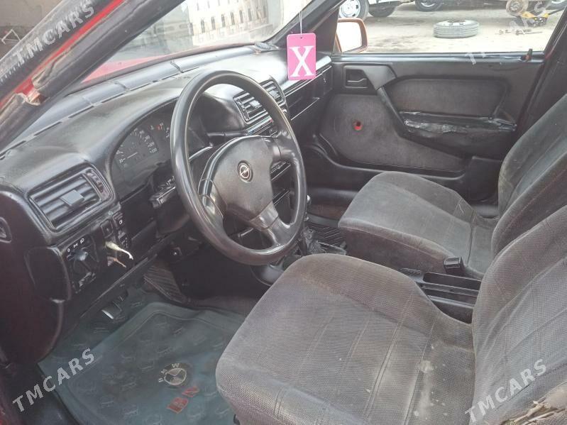 Opel Vectra 1990 - 25 000 TMT - Mary - img 3