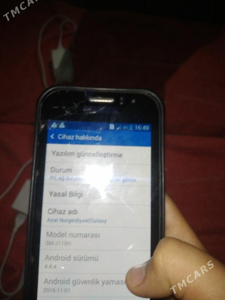 Samsung J1 ACE - Bäherden - img 1