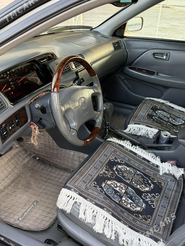 Toyota Camry 2001 - 190 000 TMT - Байрамали - img 4