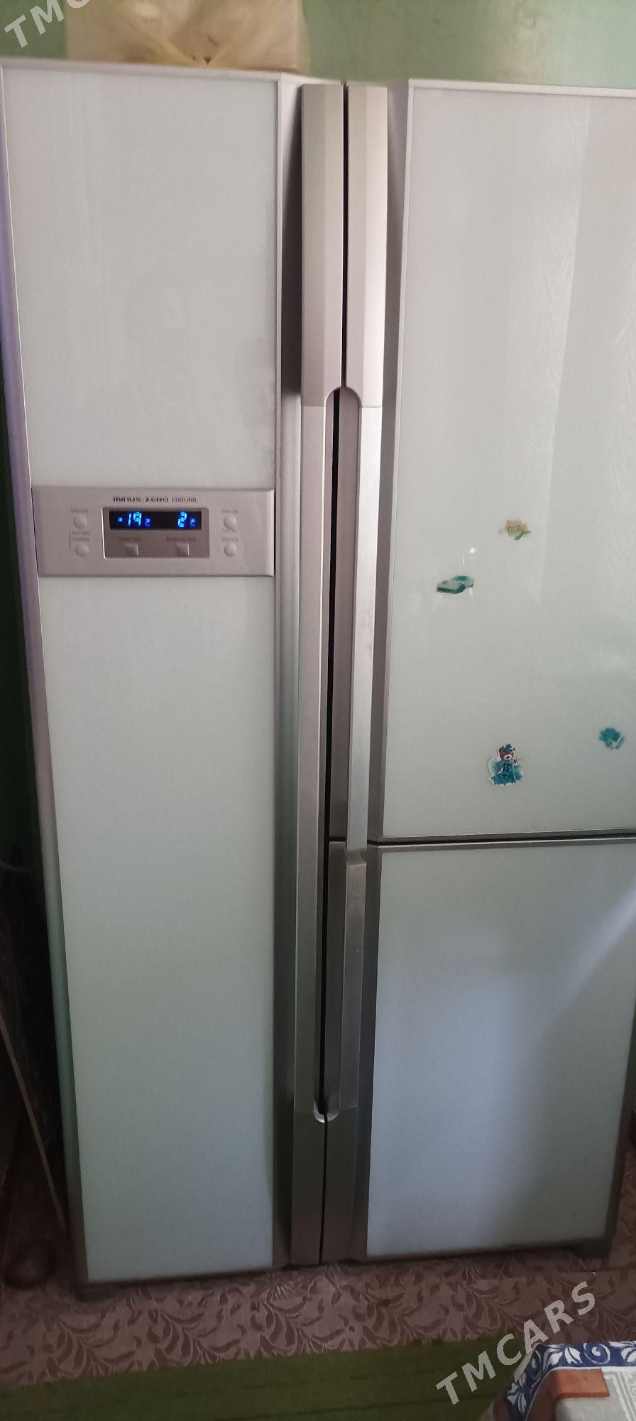 холодильник Hitachi - Мары - img 3