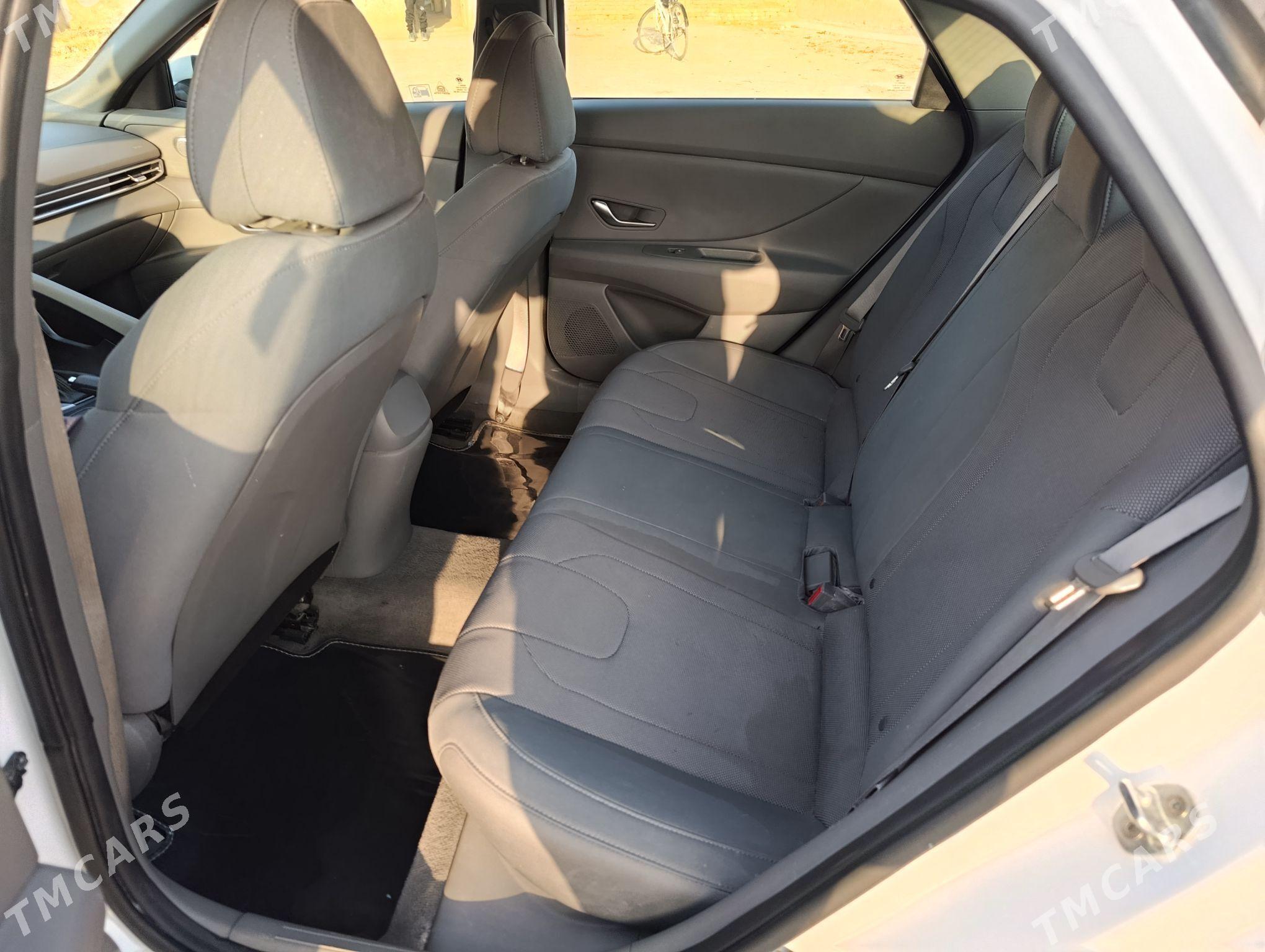 Hyundai Elantra 2022 - 250 000 TMT - Aşgabat - img 5