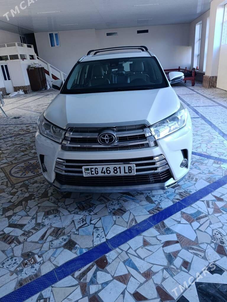 Toyota Highlander 2019 - 440 000 TMT - Çärjew - img 1