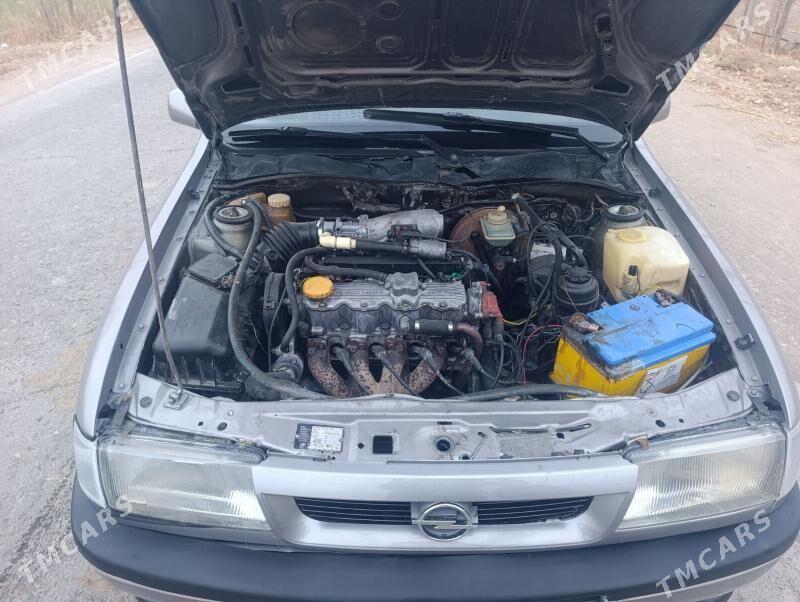 Opel Vectra 1992 - 55 000 TMT - Губадаг - img 4