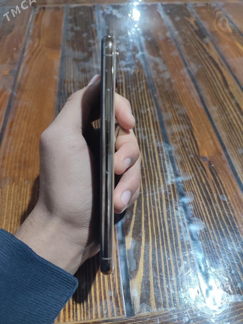 iPhone xs - Mary - img 3