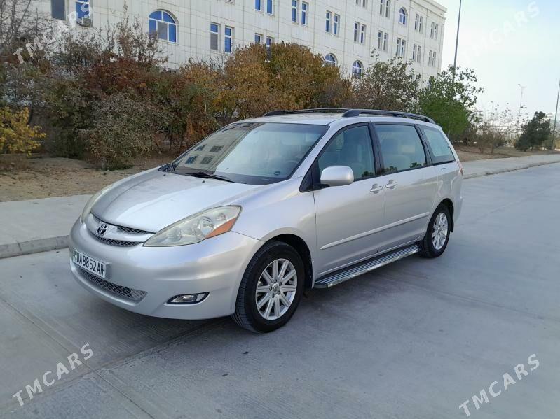 Toyota Sienna 2005 - 245 000 TMT - Гёкдепе - img 1