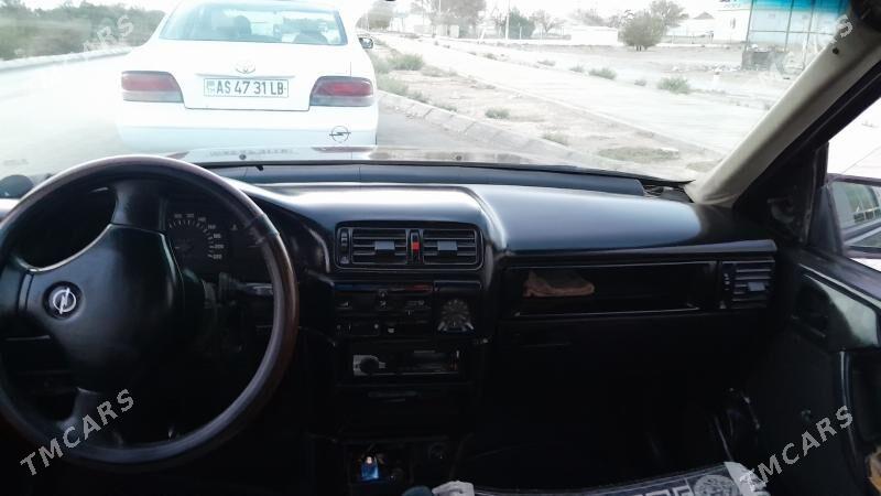 Opel Vectra 1990 - 25 000 TMT - Balkanabat - img 1