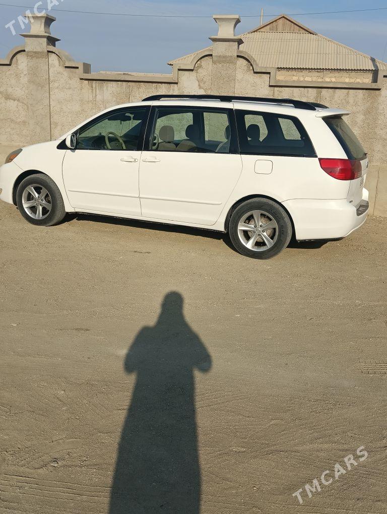 Toyota Sienna 2004 - 220 000 TMT - Gumdag - img 3