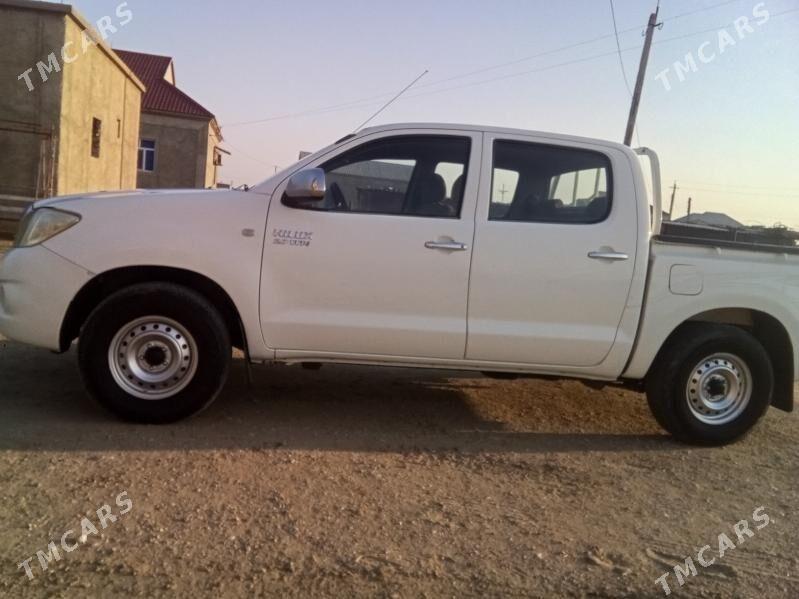Toyota Hilux 2009 - 250 000 TMT - Esenguly - img 1