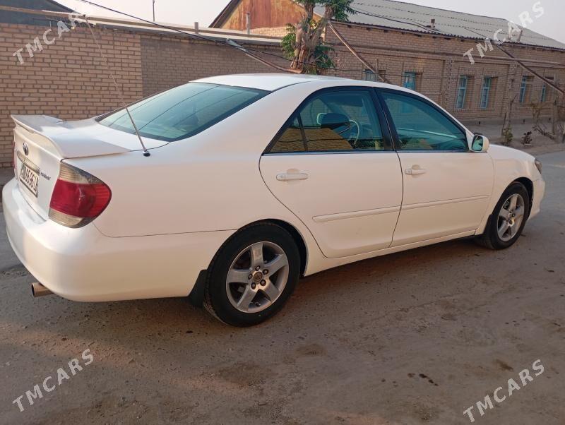 Toyota Camry 2005 - 150 000 TMT - Halaç - img 1