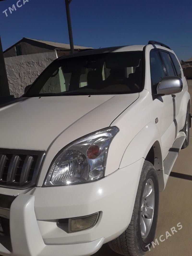 Toyota Land Cruiser Prado 2005 - 300 000 TMT - Gyzylarbat - img 1