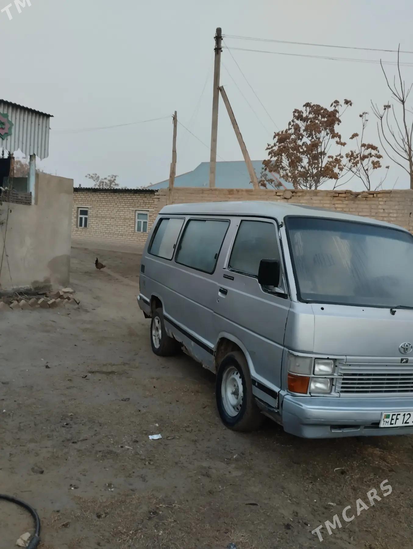 Toyota Hiace 1989 - 33 000 TMT - Türkmengala - img 1