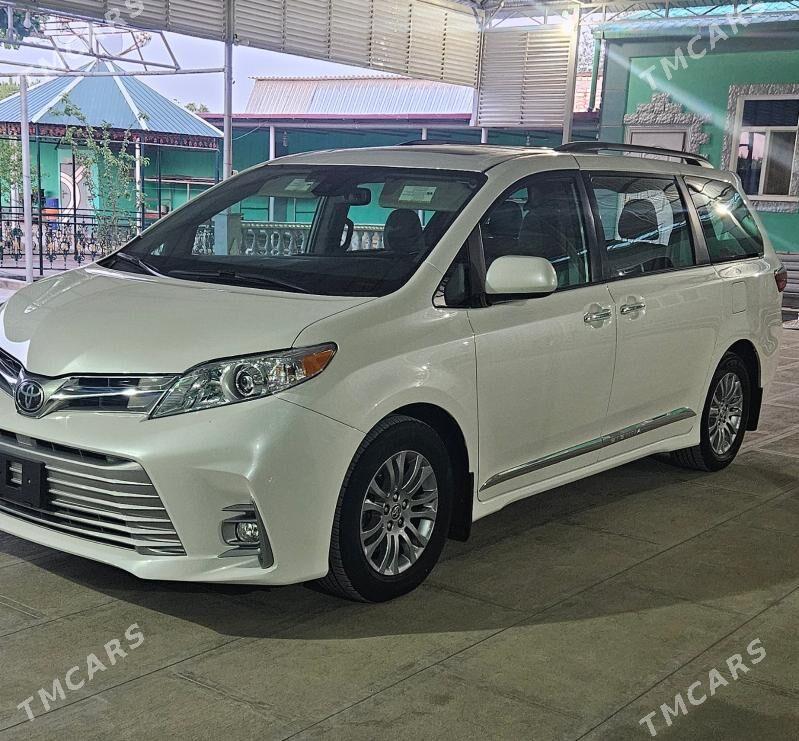 Toyota Sienna 2020 - 550 000 TMT - Анев - img 1