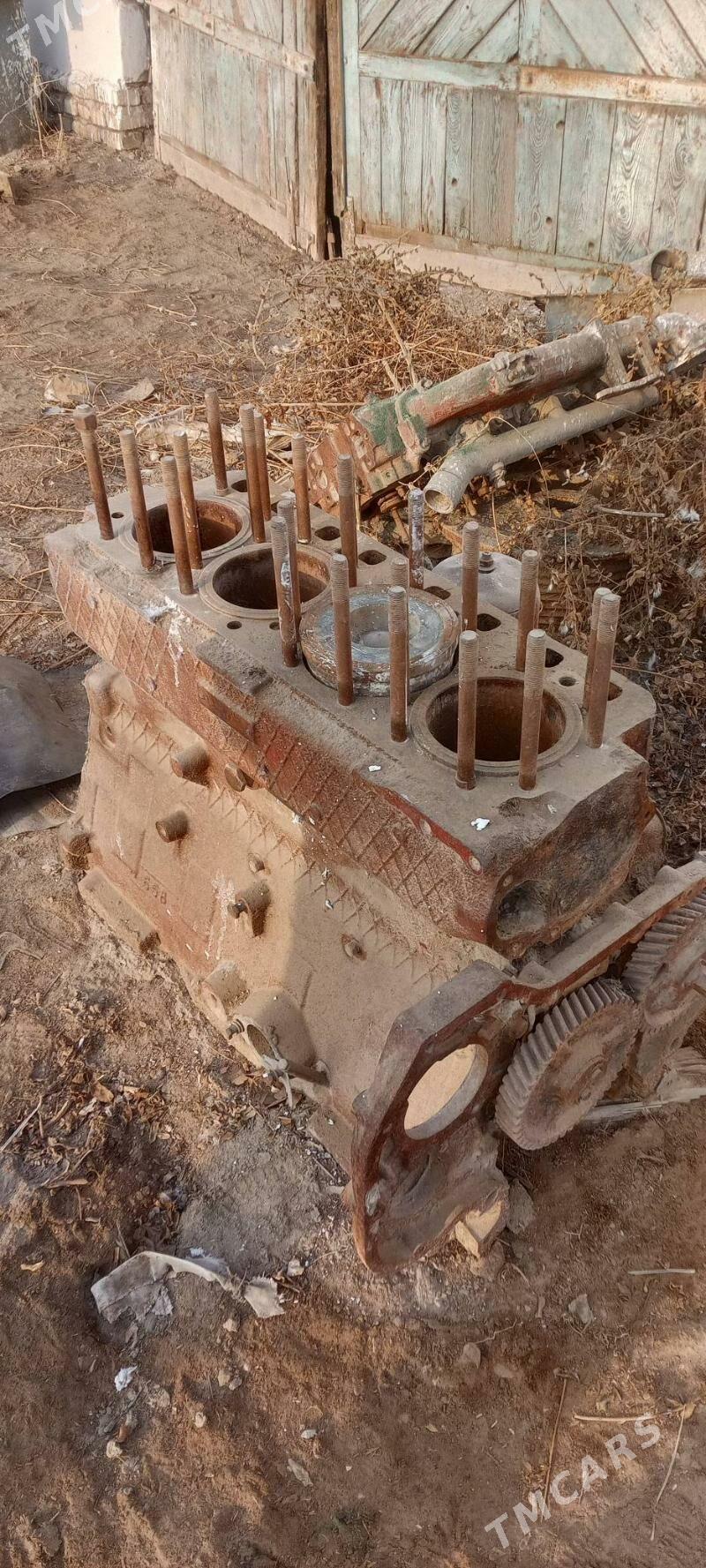 ДТ 75 блок - Şabat etr. - img 1