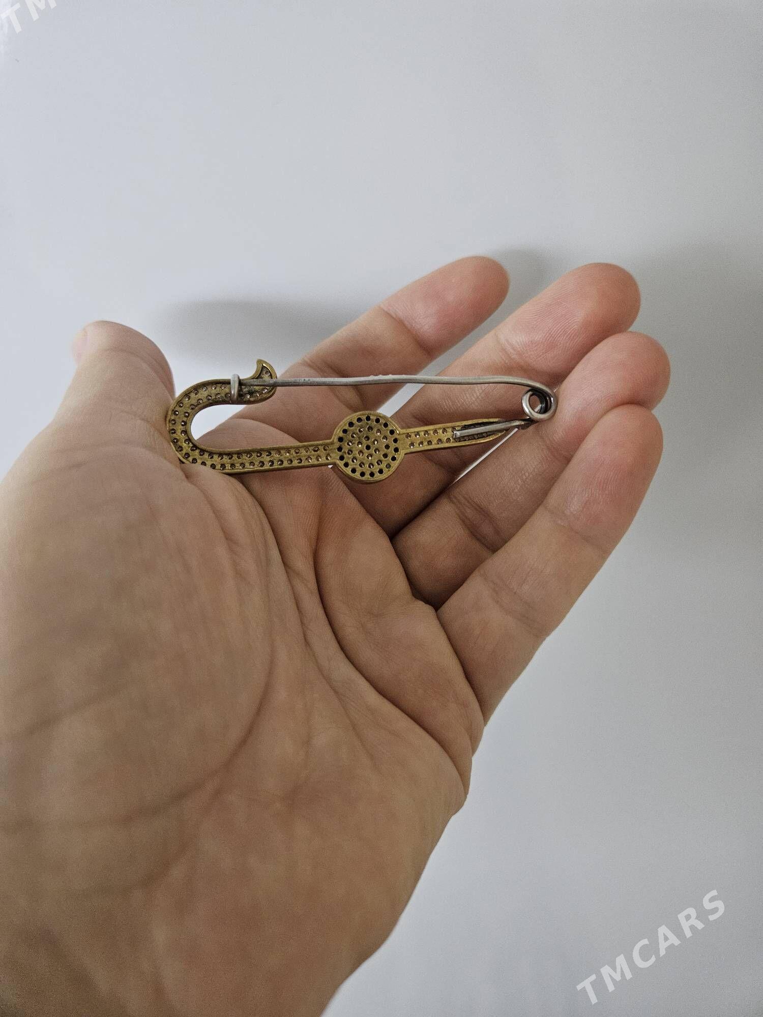 hurem broška - Aşgabat - img 3