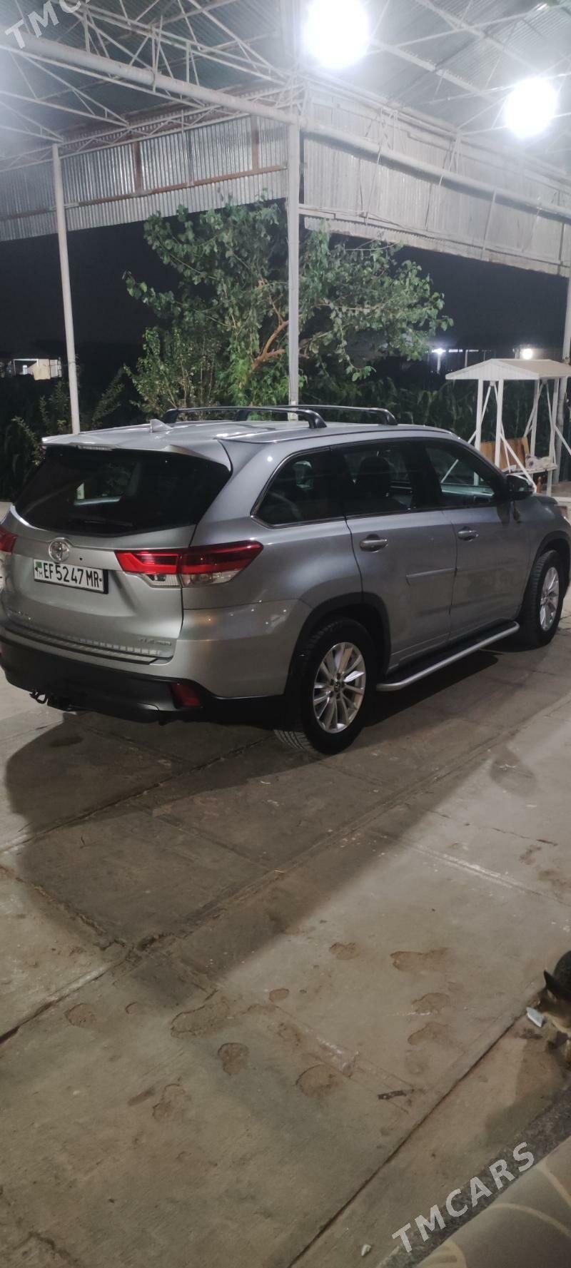 Toyota Highlander 2017 - 429 000 TMT - Мары - img 1