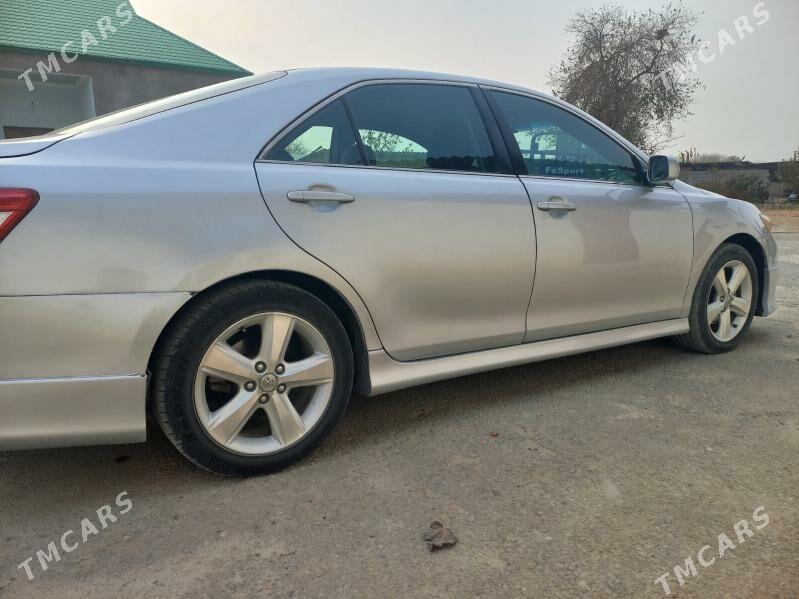 Toyota Camry 2010 - 220 000 TMT - Гёкдепе - img 2