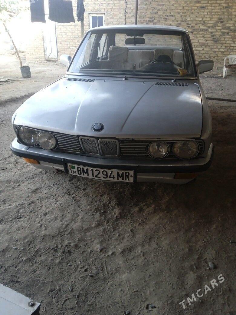 BMW 520 1986 - 25 000 TMT - Murgap - img 1