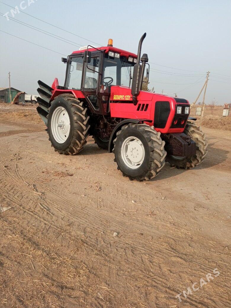 MTZ 82 2007 - 300 000 TMT - Гарабекевюл - img 1